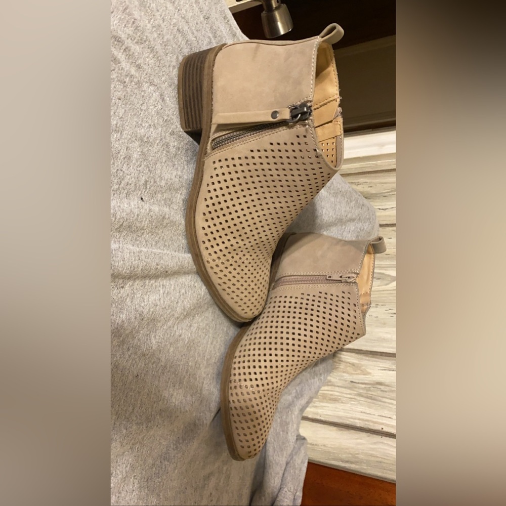 Size 6.5 Time and Tru zip booties